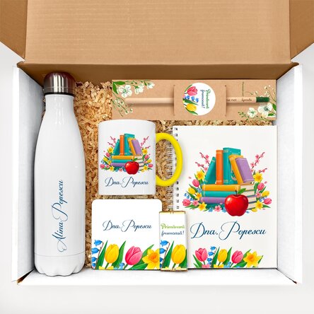 Ajándékkészlet tanároknak – Könyvek és virágok