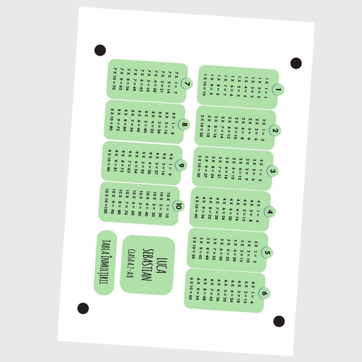 Set de 12 stickere (etichetă autoadezivă) personalizate cu text și tabla înmulțirii - Fundal colorat