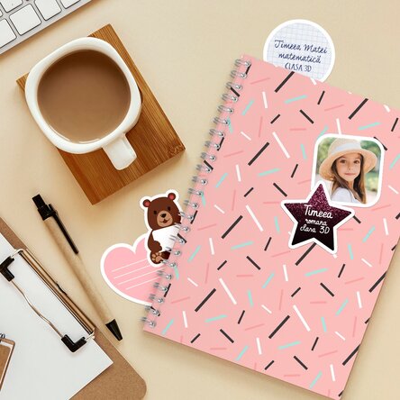 Set de 6 stickere (etichetă autoadezivă) personalizate pentru școală - Cute