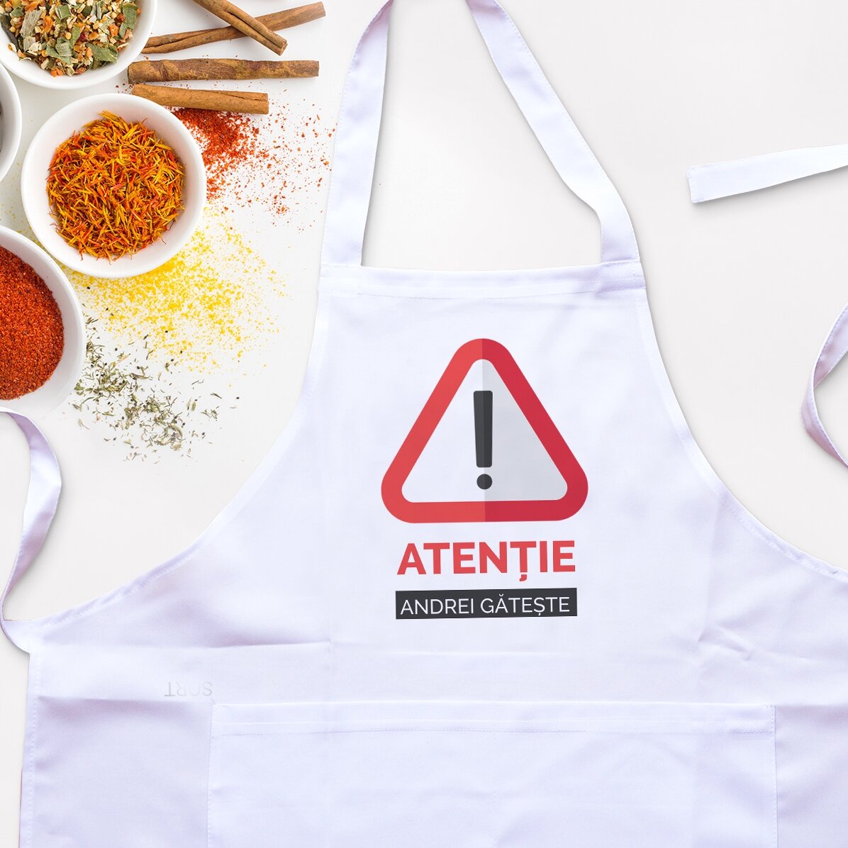 Șorț personalizat - Atenție, aici gătește