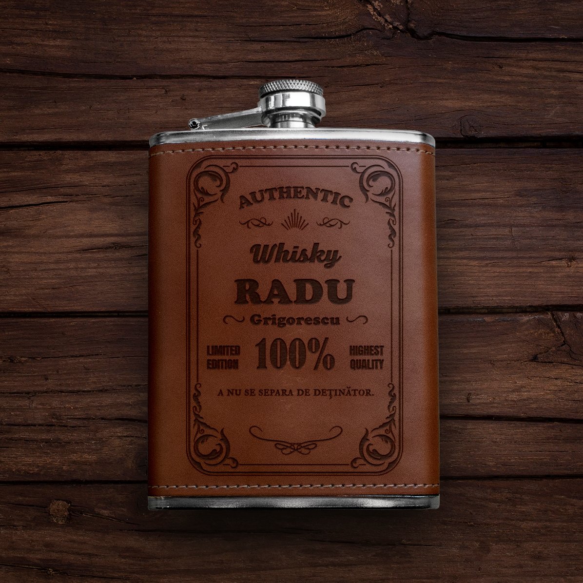 Sticlă de buzunar personalizată îmbrăcată în piele - Authentic Drink