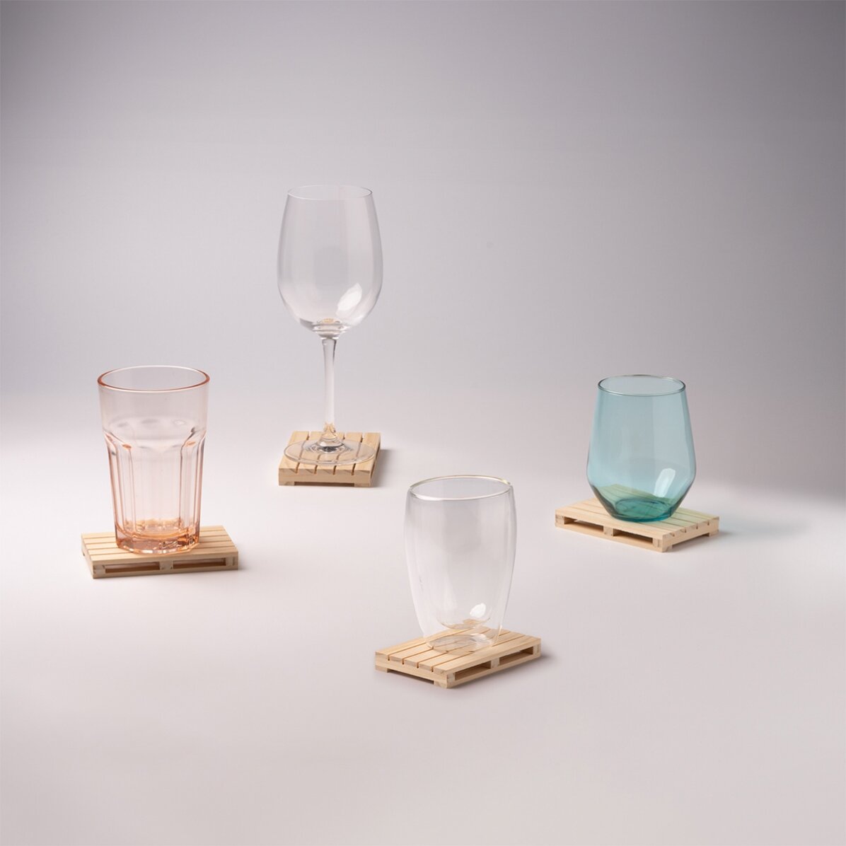 Suport de pahar în formă de palet