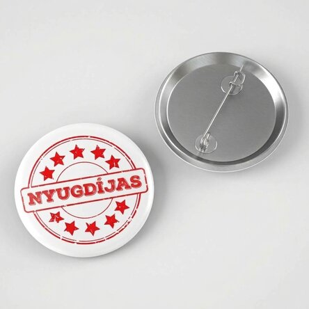 Személyre szabott kitűző szöveggel – Hivatalosan nyugdíjazva