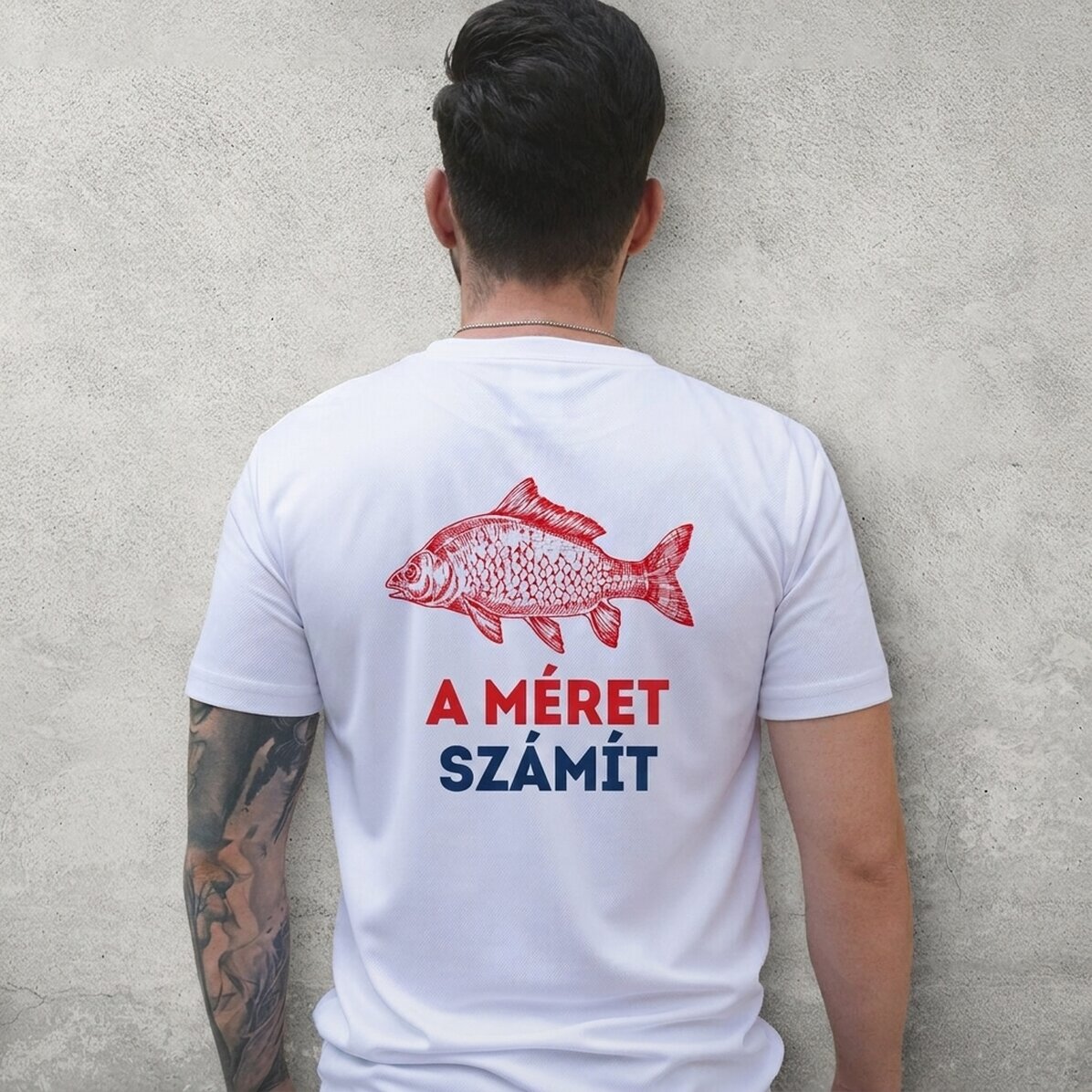 Személyre szabott sport póló szöveggel a hátán - A méret számít