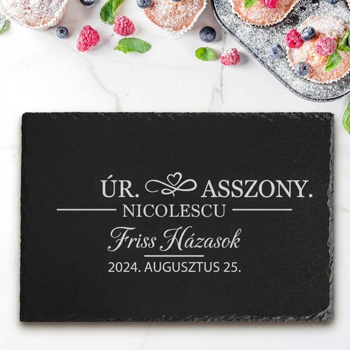 Személyre szabott, gravírozott pala táblácska szöveggel – Just married (Friss házasok)