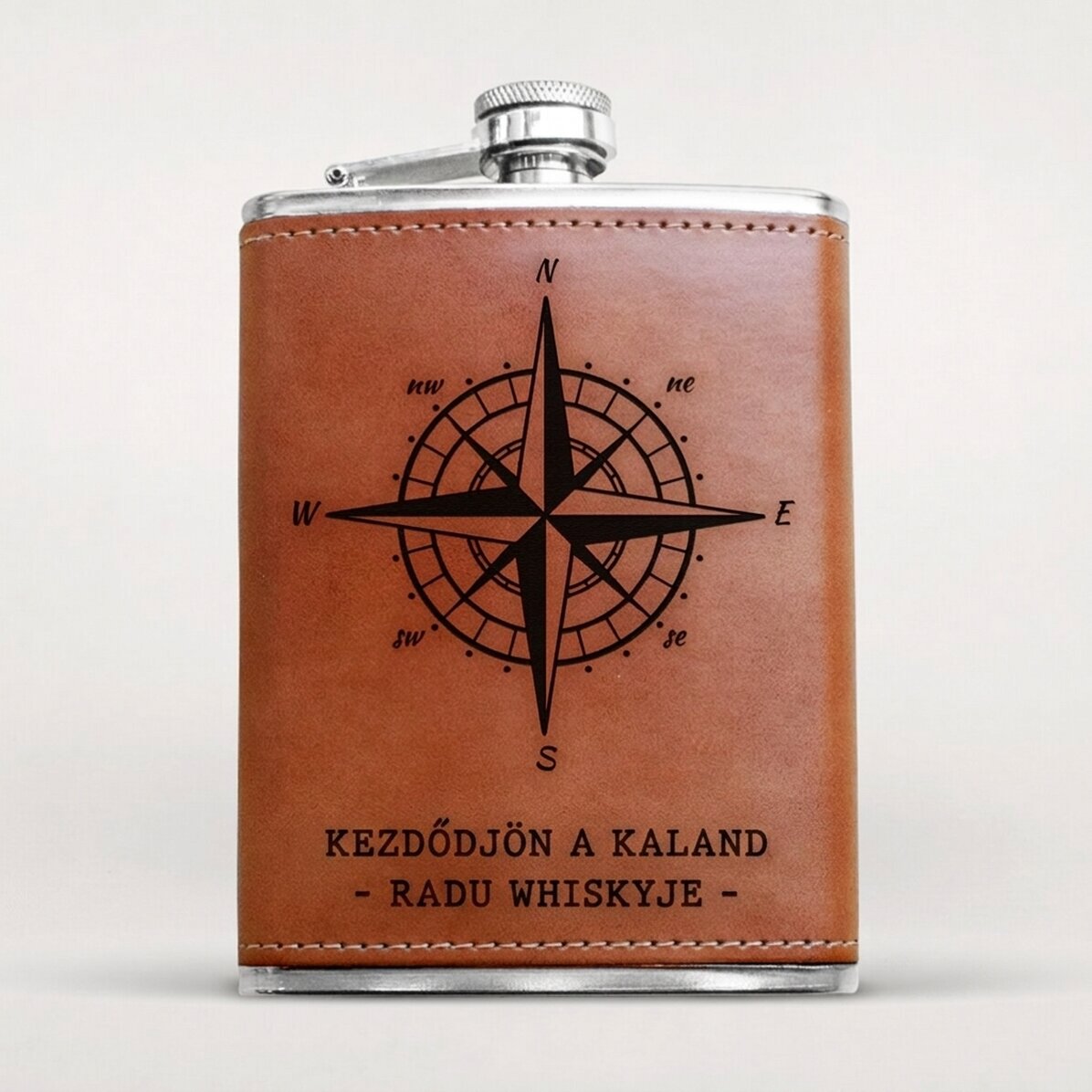 Bőrborítású zsebpalack, szöveggel személyre szabva - Compass