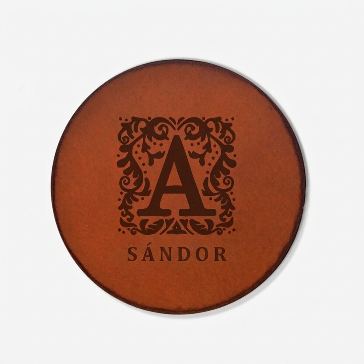 Személyre szabott bőr pohártartó monogrammal és névvel