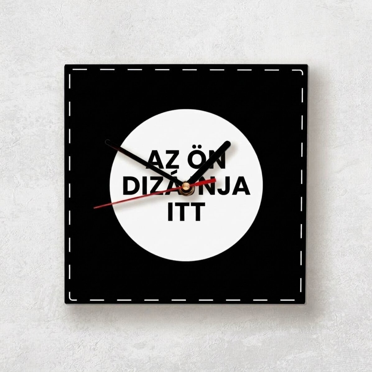 Személyre szabott négyzet alakú óra saját grafikával
