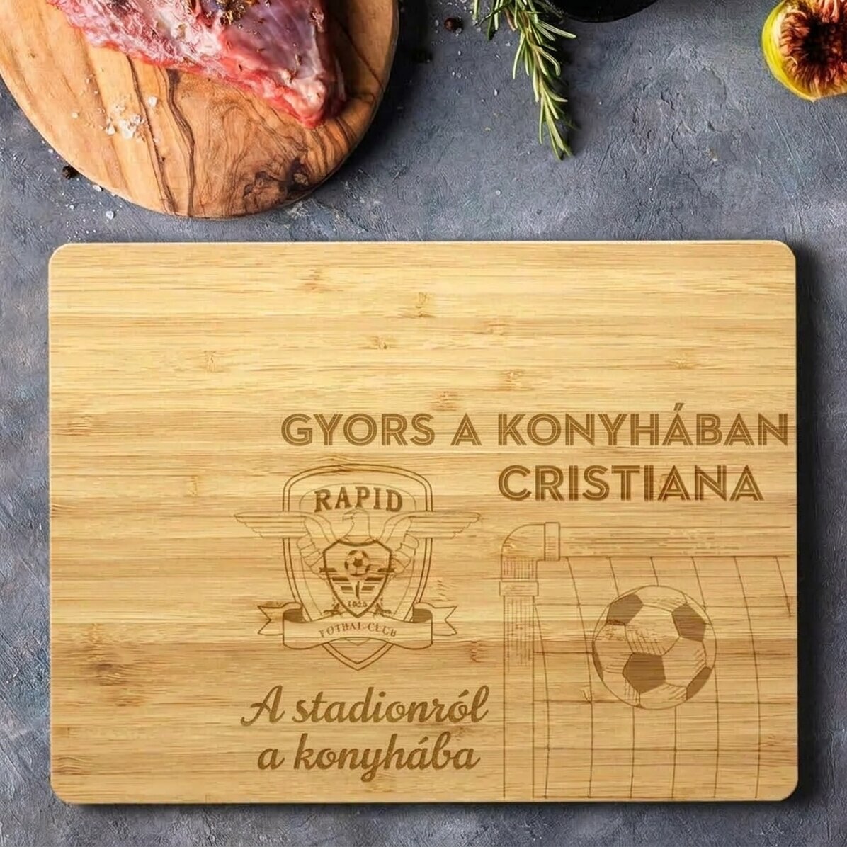 FC Rapid téglalap alakú bambusz vágódeszka, szöveggel személyre szabva – A stadionból a konyhába