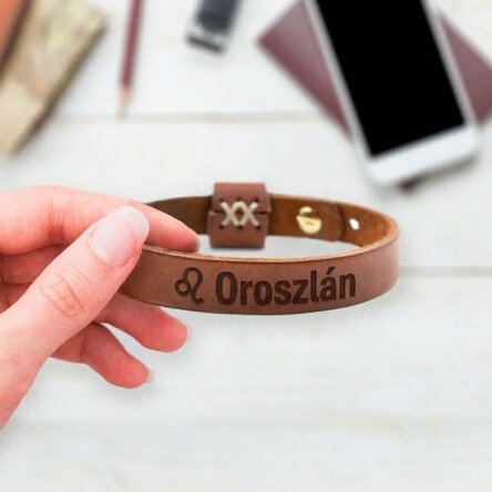 Személyre szabott bőr karkötő monogrammal és Oroszlán állatöv jelével