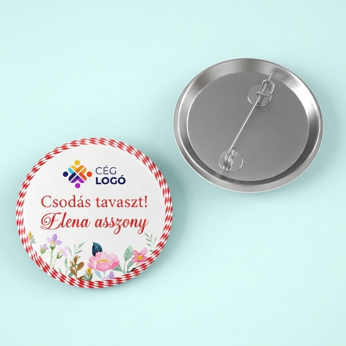 Személyre szabott kitűző logóval, névvel és üzenettel