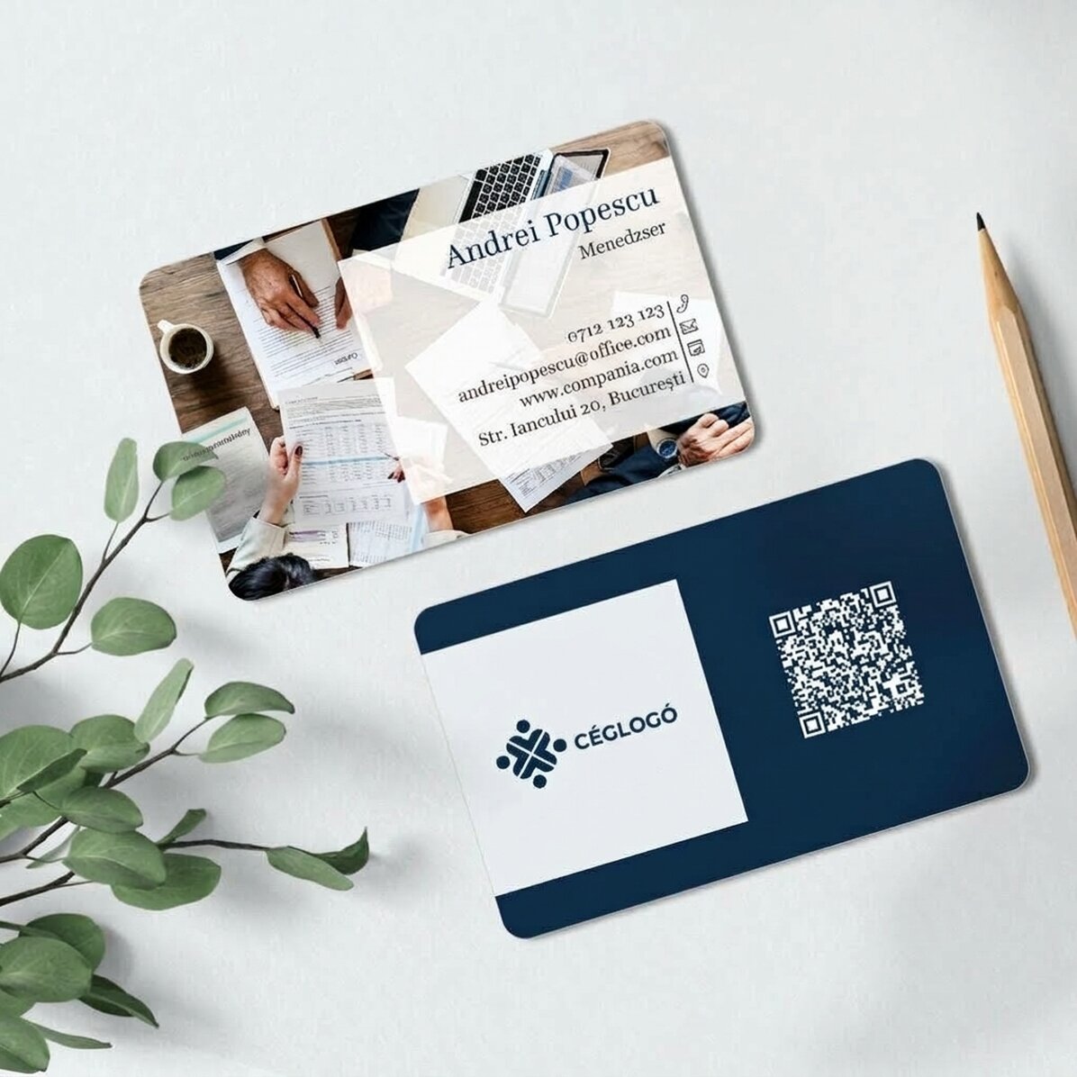 Személyre szabott, kétoldalas alumínium névjegykártya QR-kóddal és fotóval