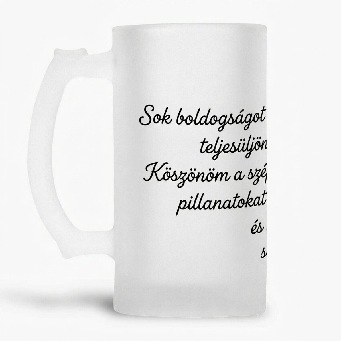 Személyre szabott söröskorsó szöveggel - Boldog születésnapot!