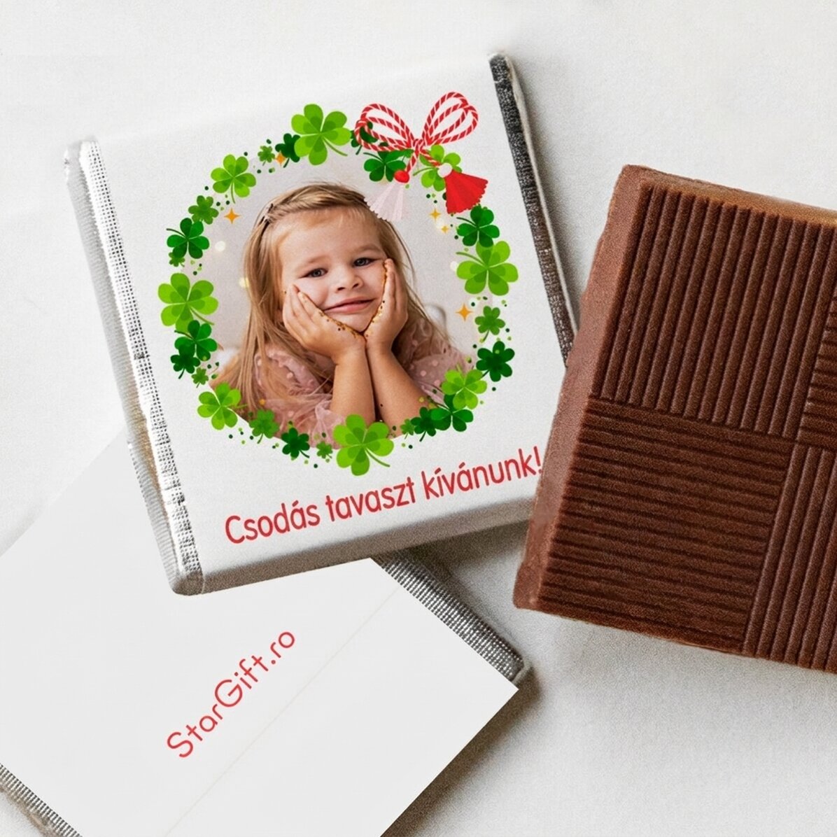 Személyre szabott mini csokoládé fotóval és üzenettel, lóhere alakú