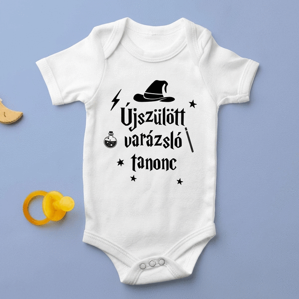 Személyre szabott baba body szöveggel - Varázsló/boszorkány