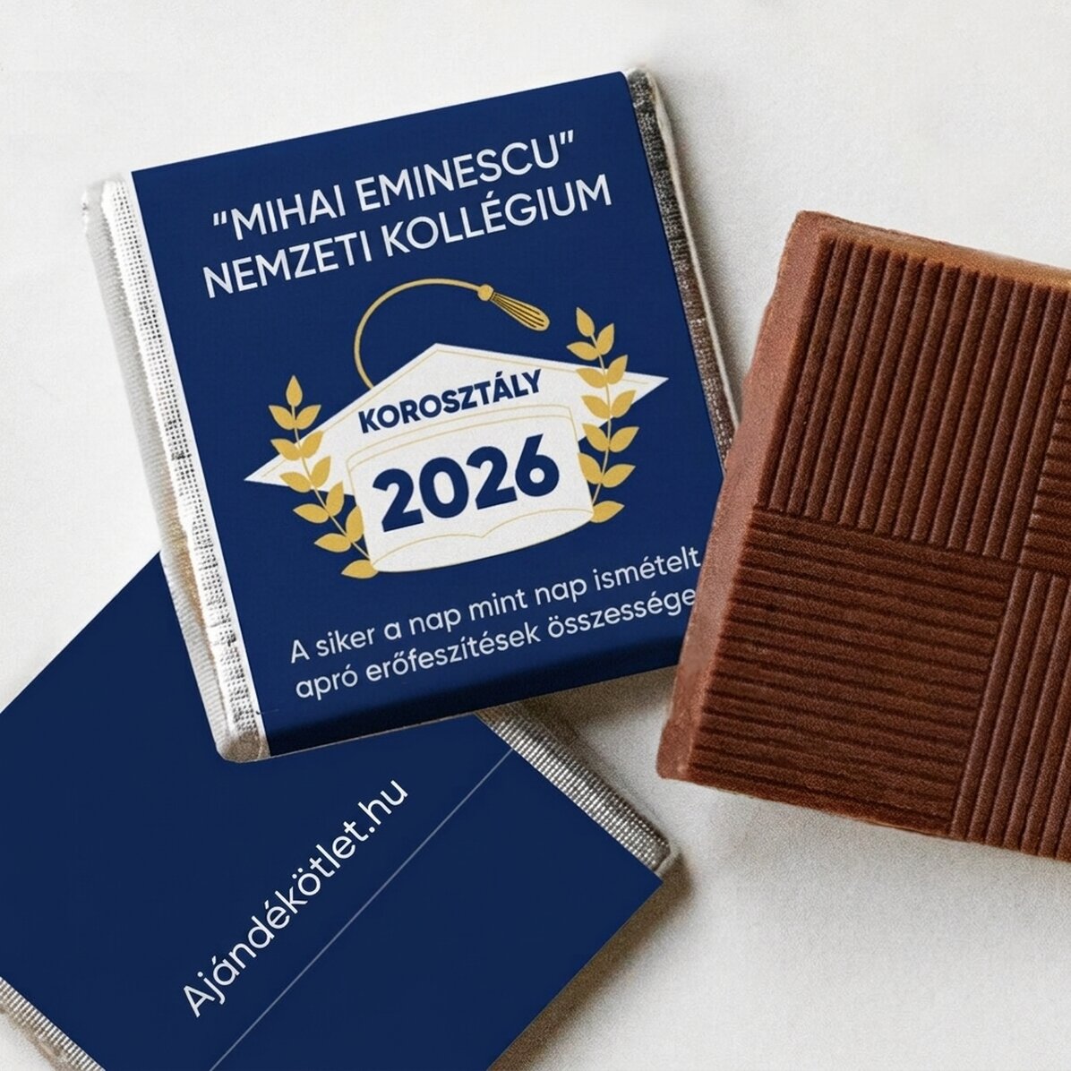 Személyre szabott mini csokoládé diplomázási üzenettel