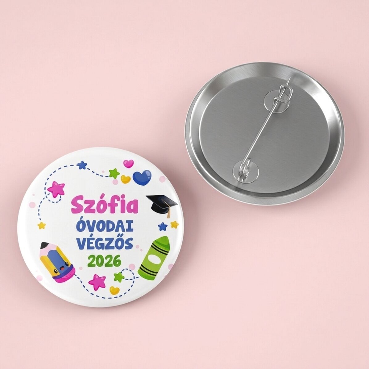 Személyre szabott kitűző szöveggel az óvodai végzéshez