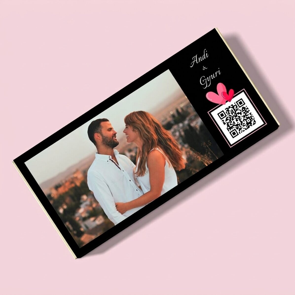 Személyre szabott csokoládé fotóval, szöveggel és QR-kóddal – Love