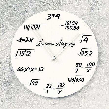 Személyre szabott óra névvel - Matematika