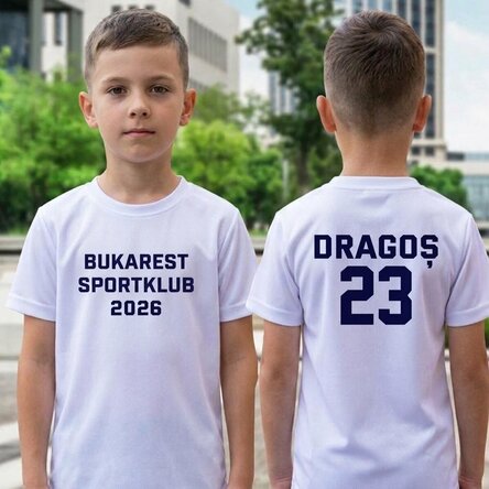 Személyre szabott sportpóló kislányoknak, hátoldalán felirattal
