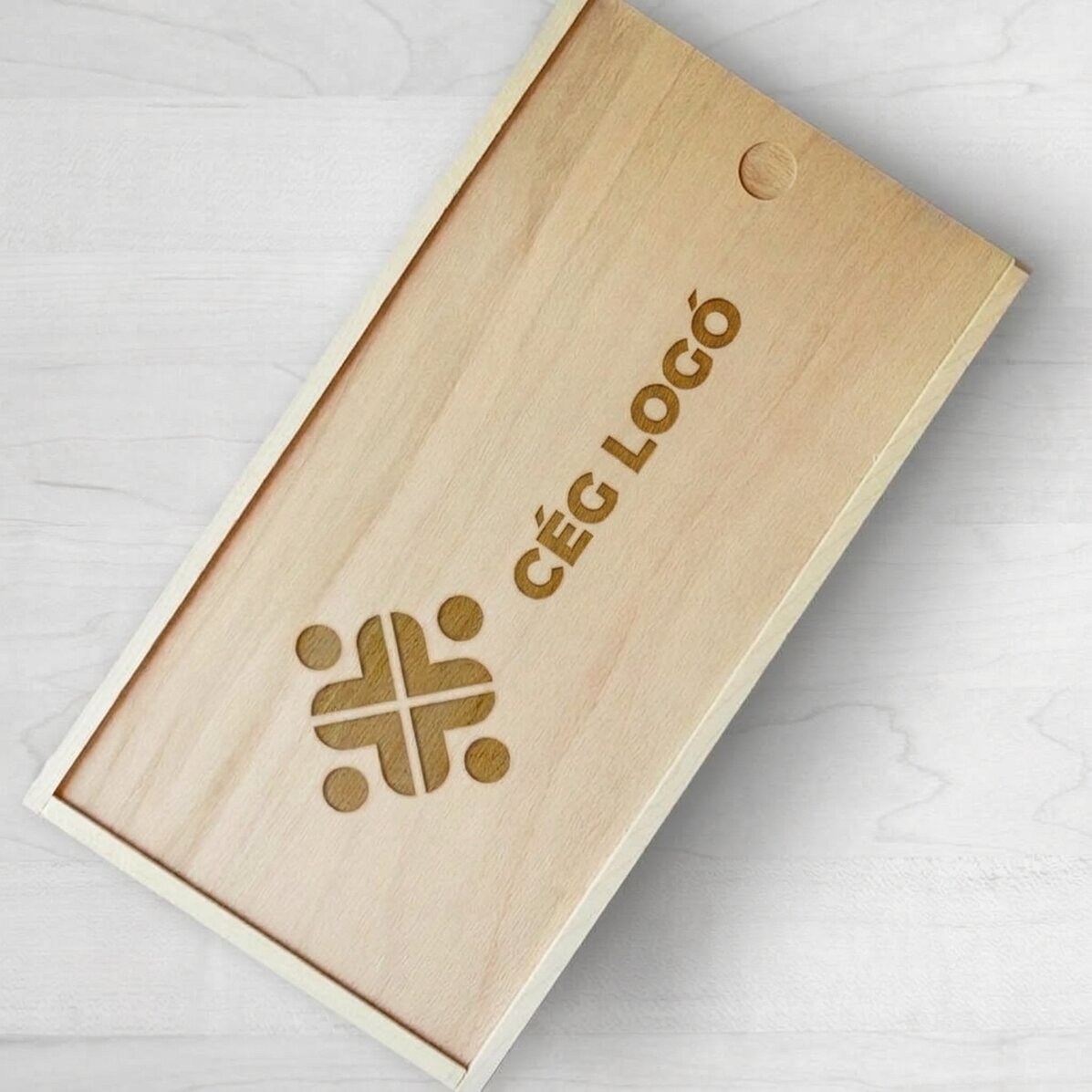 Személyre szabott, logóval ellátott fa ajándékdoboz