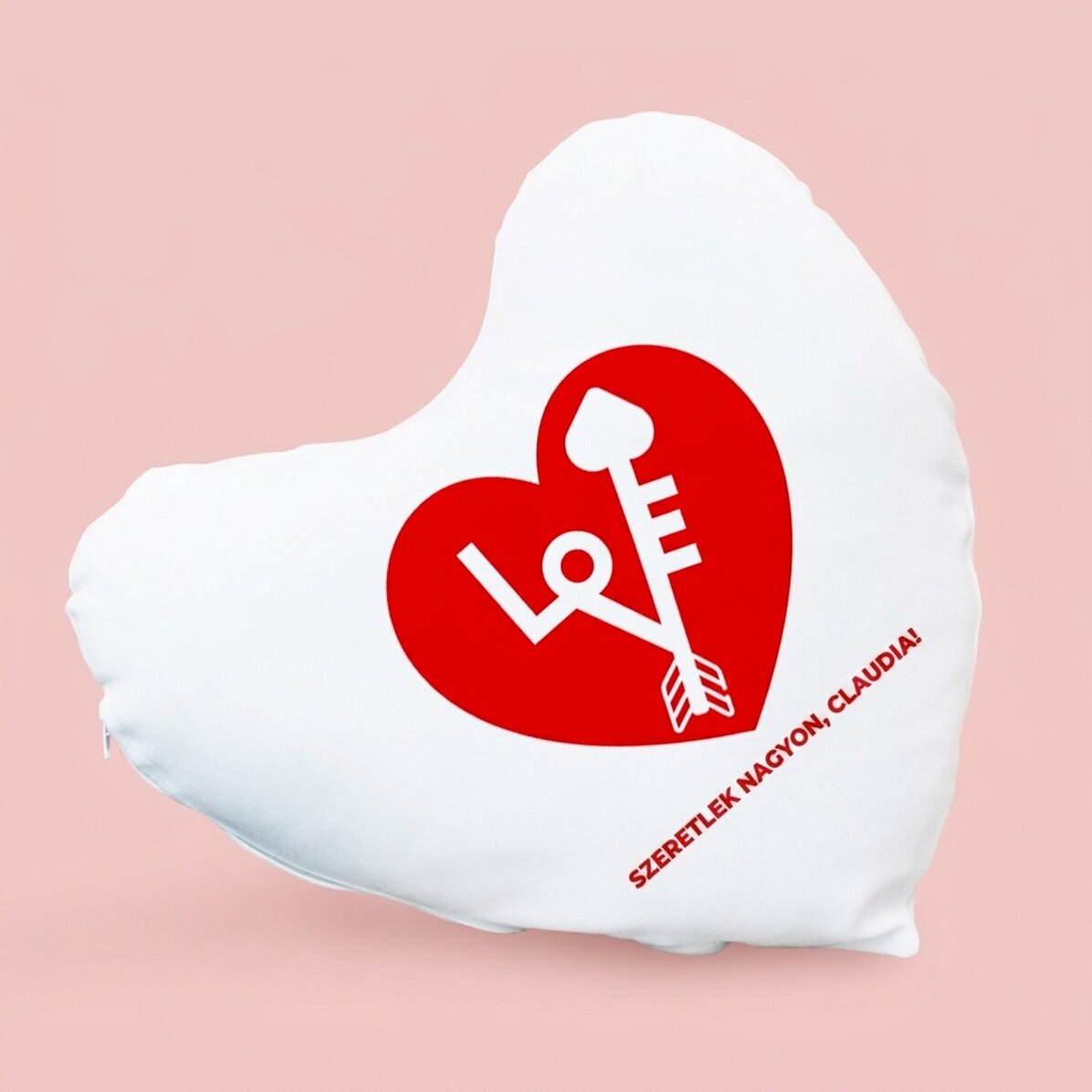 Személyre szabott szív alakú párna - #love