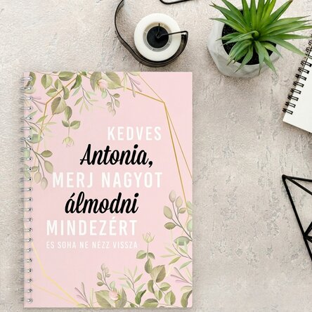 Kedves Antonia virágos, személyre szabott jegyzetfüzet