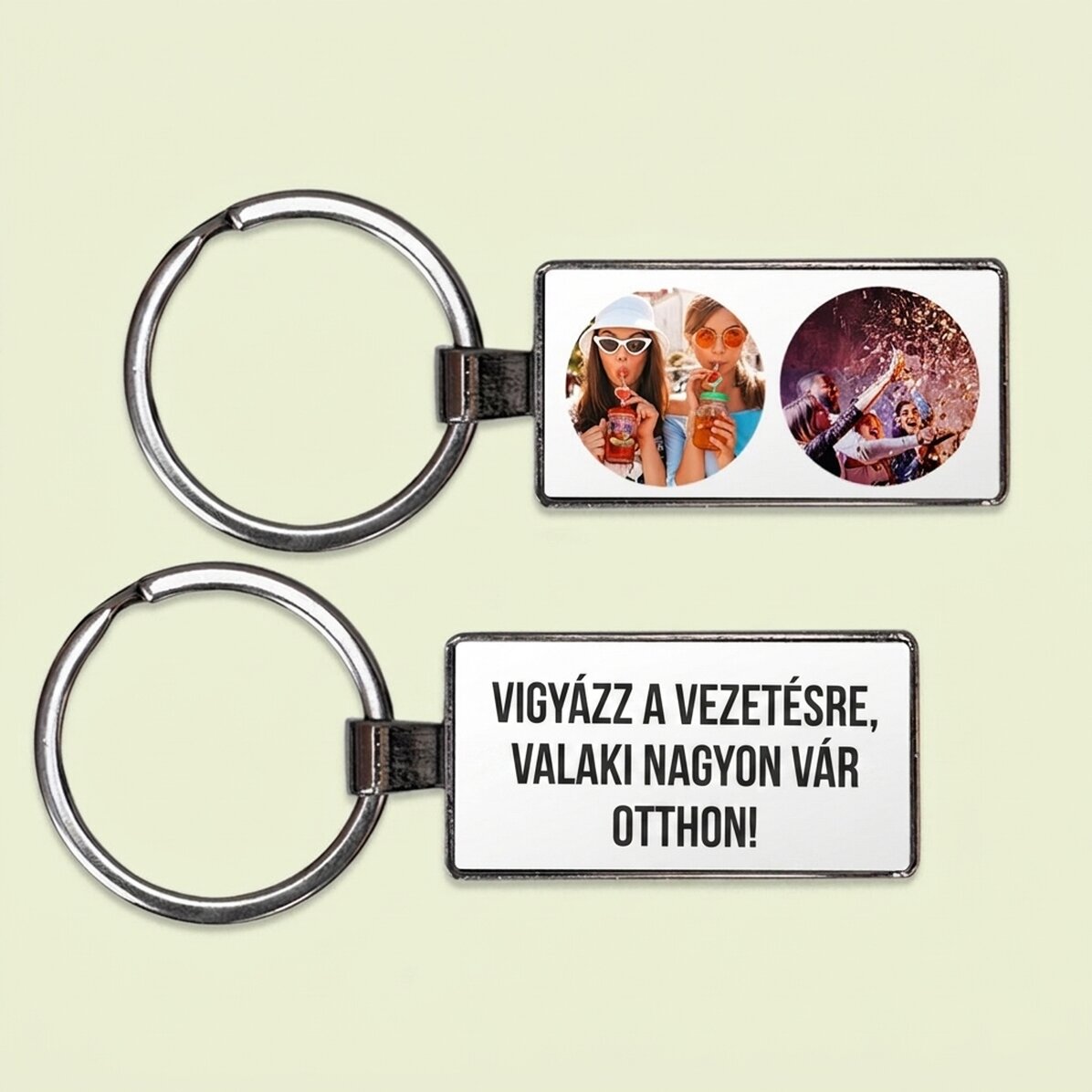 Személyre szabott kulcstartó két fotóval és szöveggel