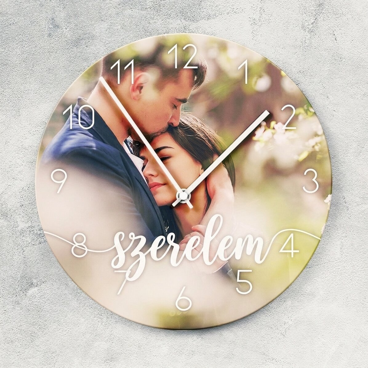 Személyre szabott óra fotóval és szöveggel: szerelem – Mi ketten