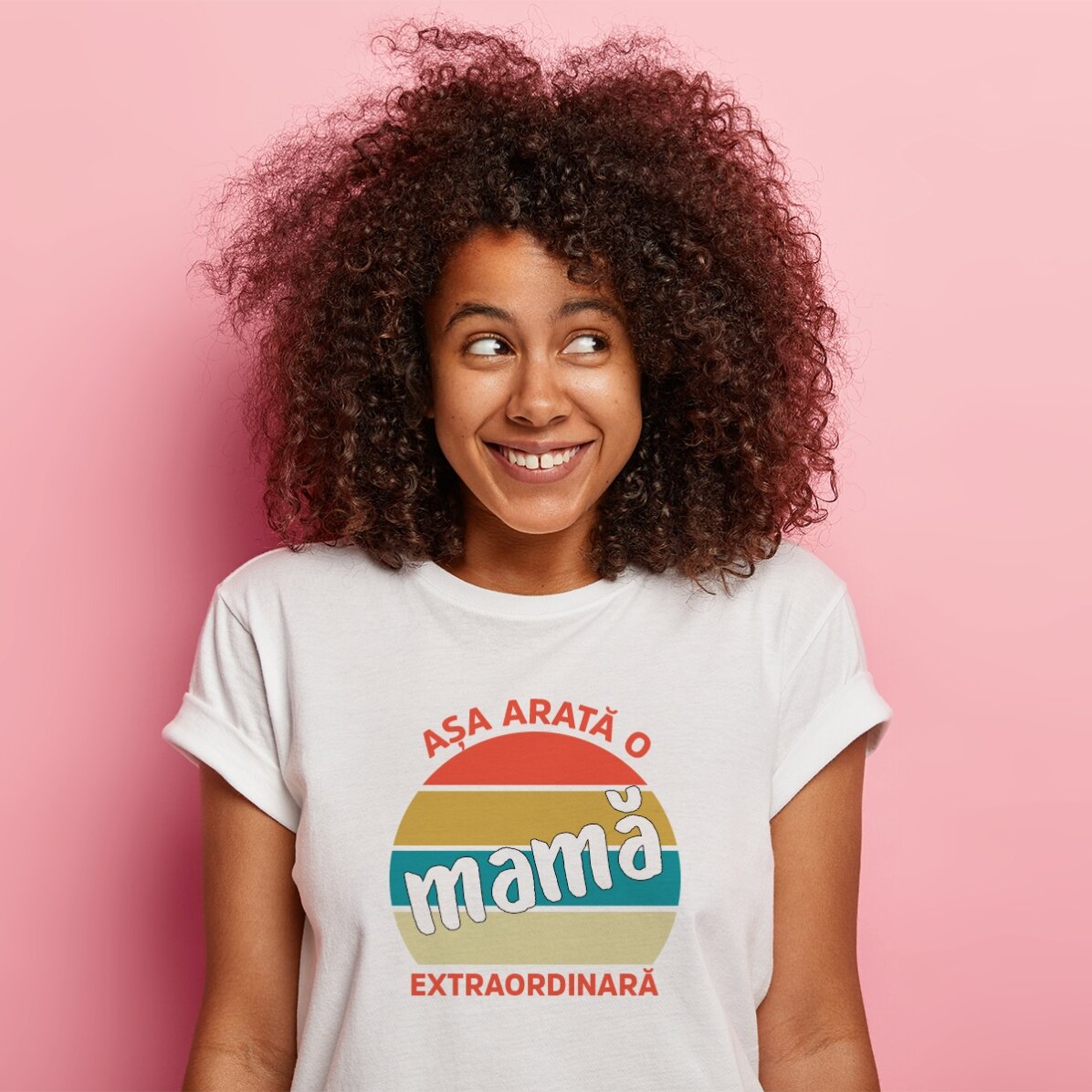 Tricou personalizat cu text - Ea e extraordinară